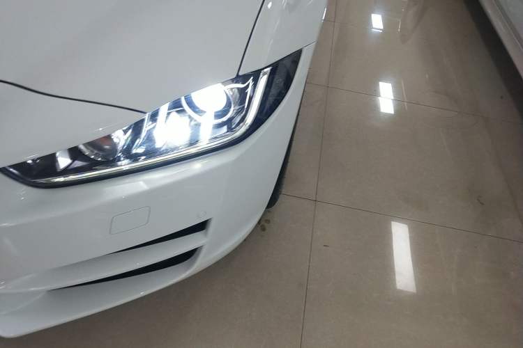 Used Jaguar XEL 2019 2.0T 200 PS Deluxe Edition Left Front Headlight