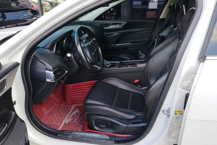 Used Jaguar XEL 2019 2.0T 200 PS Elite Edition Left Front Seat