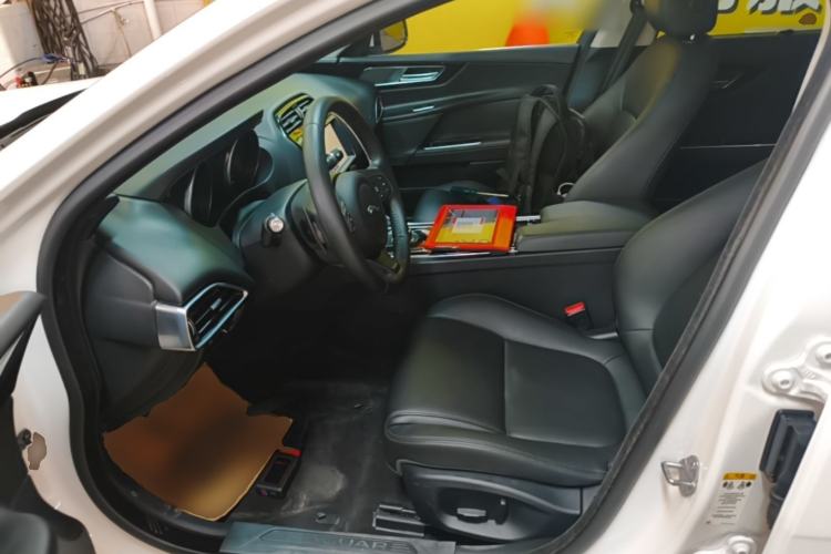 Used Jaguar XEL 2019 2.0T 200 PS Elite Edition Left Front Seat