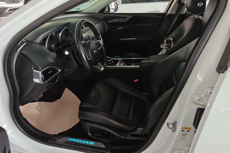 Used Jaguar XEL 2019 2.0T 200 PS Luxury Edition Left Front Seat