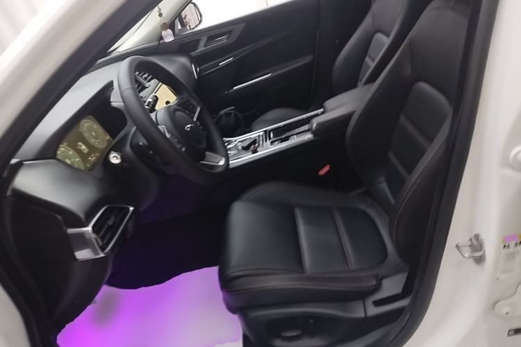 Used Jaguar XEL 2019 2.0T 200 PS Deluxe Edition Left Front Seat