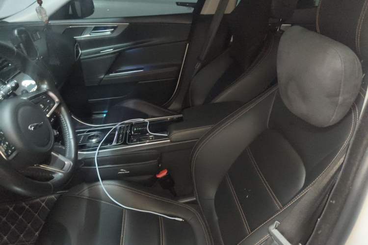 Used Jaguar XEL 2019 2.0T 200 PS Luxury Edition Left Front Seat