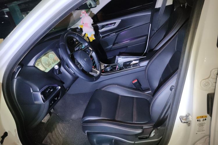 Used Jaguar XEL 2019 2.0T 200 PS Deluxe Edition Left Front Seat