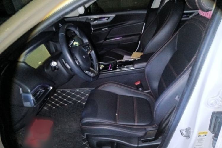 Used Jaguar XEL 2019 2.0T 200 PS Deluxe Edition Left Front Seat