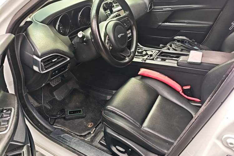 Used Jaguar XEL 2019 2.0T 200 PS Elite Edition Left Front Seat