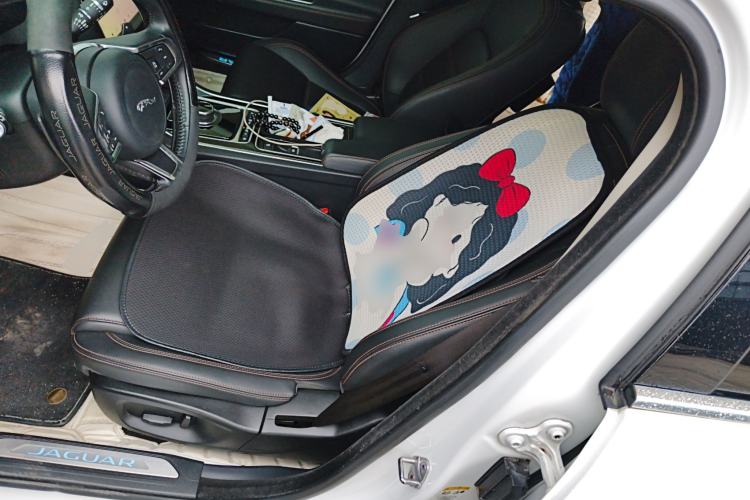 Used Jaguar XEL 2019 2.0T 200 PS Deluxe Edition Left Front Seat
