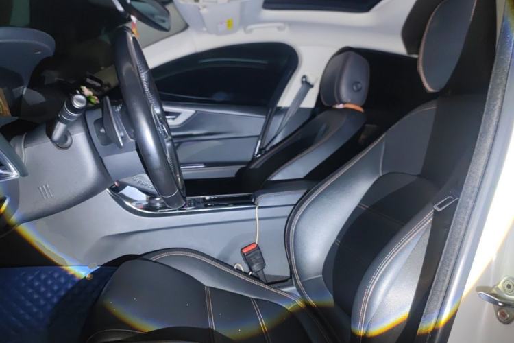 Used Jaguar XEL 2019 2.0T 200 PS Deluxe Edition Left Front Seat