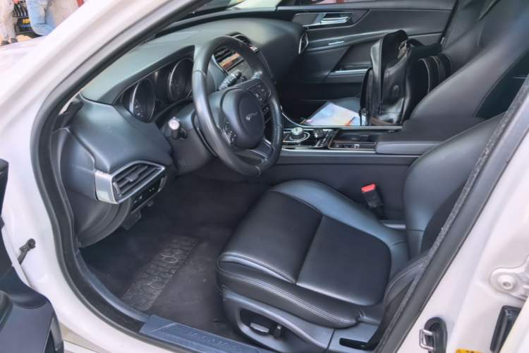 Used Jaguar XEL 2019 2.0T 200 PS Elite Edition Left Front Seat