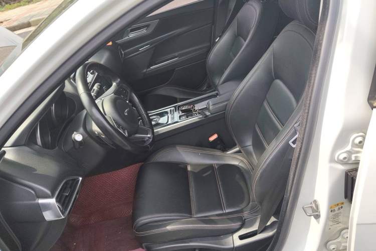 Used Jaguar XEL 2019 2.0T 200 PS Luxury Edition Left Front Seat