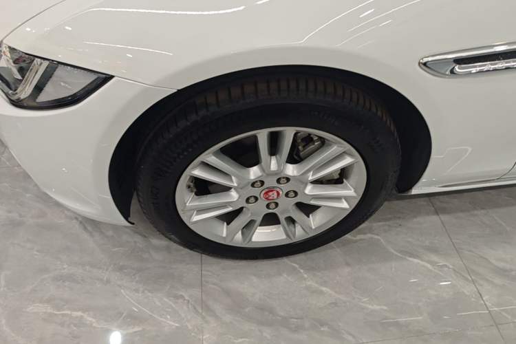 Used Jaguar XEL 2019 2.0T 200 PS Luxury Edition Left Front Wheel Hub