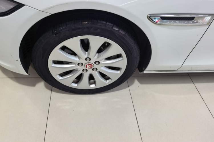 Used Jaguar XEL 2019 2.0T 200 PS Elite Edition Left Front Wheel Hub