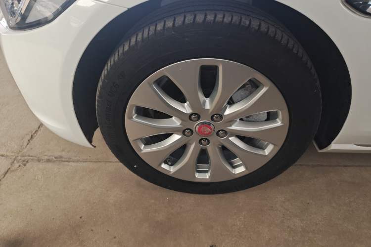 Used Jaguar XEL 2019 2.0T 200 PS Elite Edition Left Front Wheel Hub