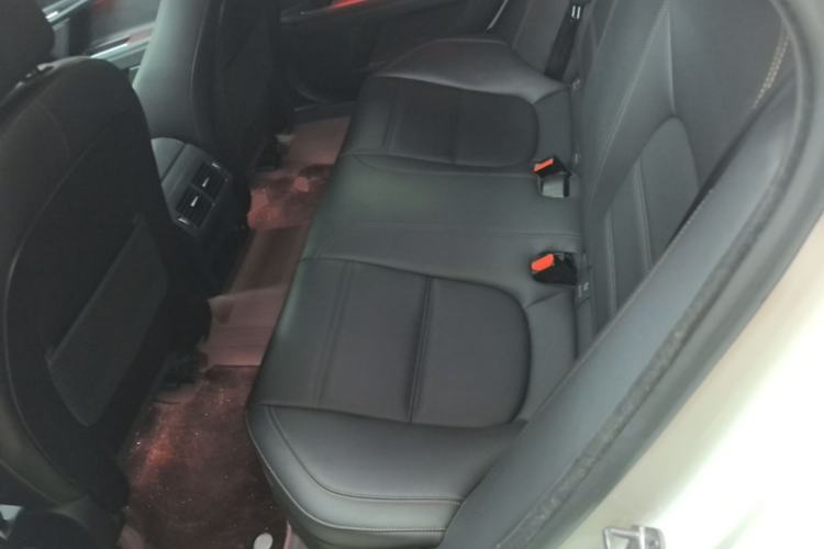 Used Jaguar XEL 2019 2.0T 200 PS Luxury Edition Left Rear Seat