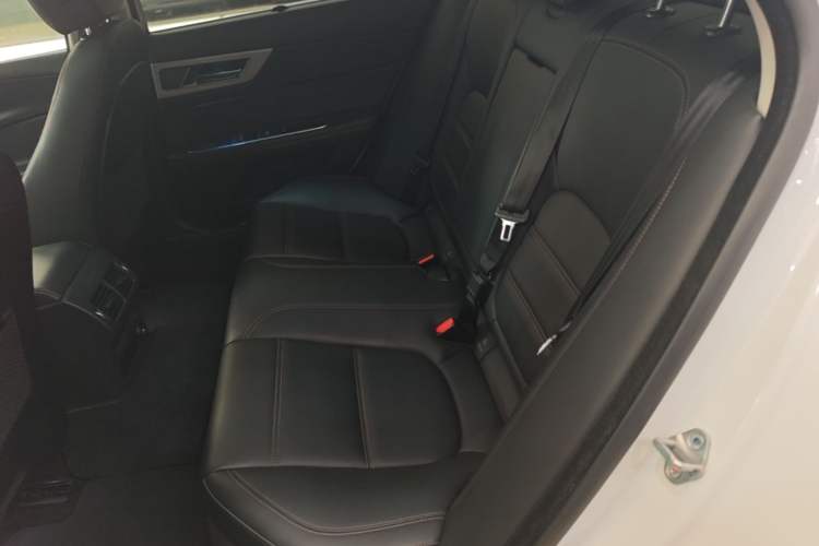 Used Jaguar XEL 2019 2.0T 200 PS Luxury Edition Left Rear Seat