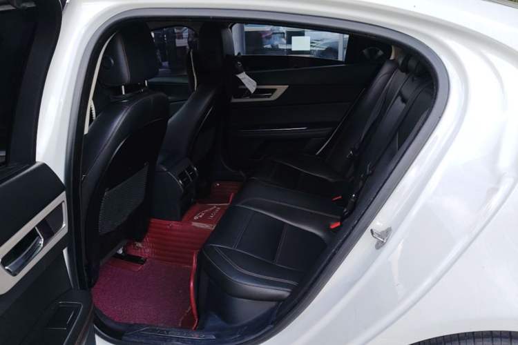 Used Jaguar XEL 2019 2.0T 200 PS Elite Edition Left Rear Seat