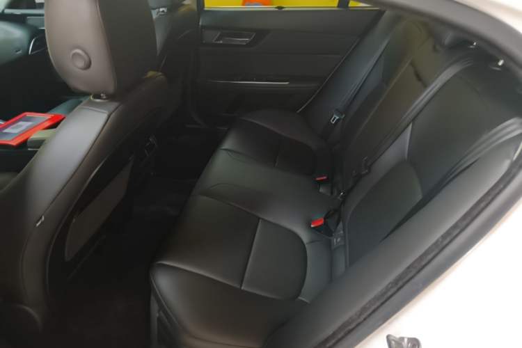 Used Jaguar XEL 2019 2.0T 200 PS Elite Edition Left Rear Seat