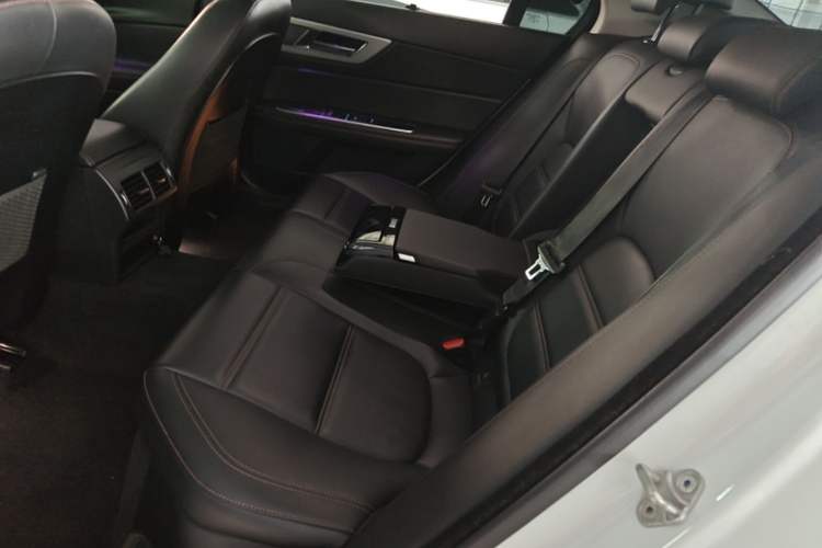 Used Jaguar XEL 2019 2.0T 200 PS Luxury Edition Left Rear Seat