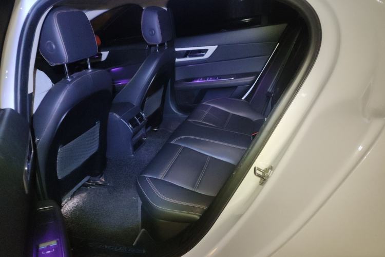 Used Jaguar XEL 2019 2.0T 200 PS Deluxe Edition Left Rear Seat