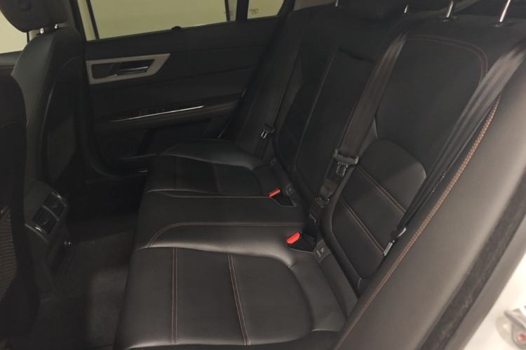 Used Jaguar XEL 2019 2.0T 200 PS Luxury Edition Left Rear Seat
