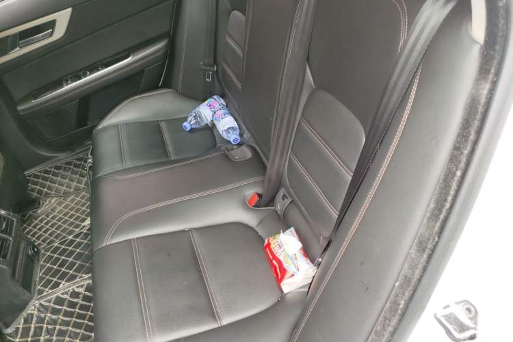 Used Jaguar XEL 2019 2.0T 200 PS Luxury Edition Left Rear Seat