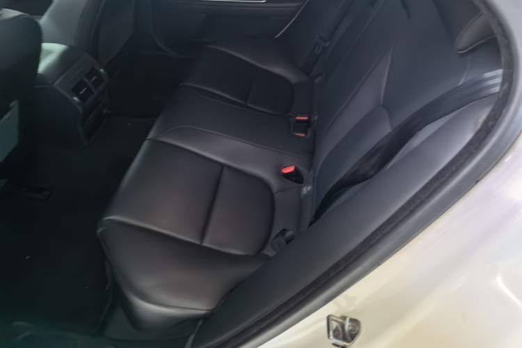Used Jaguar XEL 2019 2.0T 200 PS Elite Edition Left Rear Seat