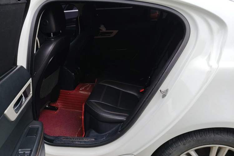 Used Jaguar XEL 2019 2.0T 200 PS Elite Edition Left Rear Seat
