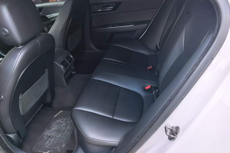 Used Jaguar XEL 2019 2.0T 200 PS Elite Edition Left Rear Seat