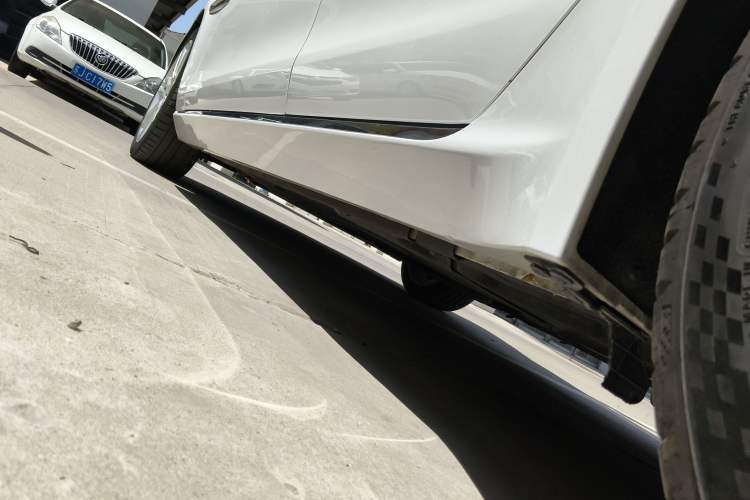 Used Jaguar XEL 2019 2.0T 250 PS Premium Edition Left Side Sill