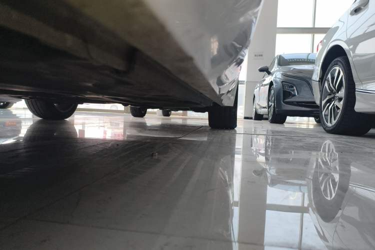 Used Jaguar XEL 2019 2.0T 200 PS Deluxe Edition Left Side Sill