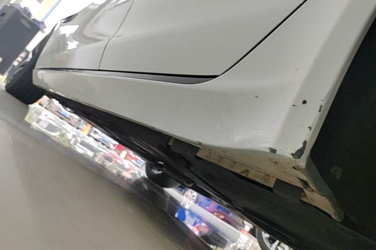 Used Jaguar XEL 2019 2.0T 200 PS Deluxe Edition Left Side Sill
