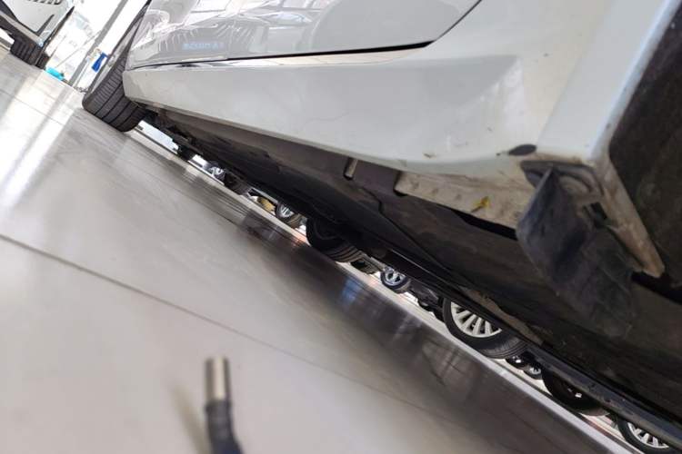 Used Jaguar XEL 2019 2.0T 200 PS Luxury Edition Left Side Sill