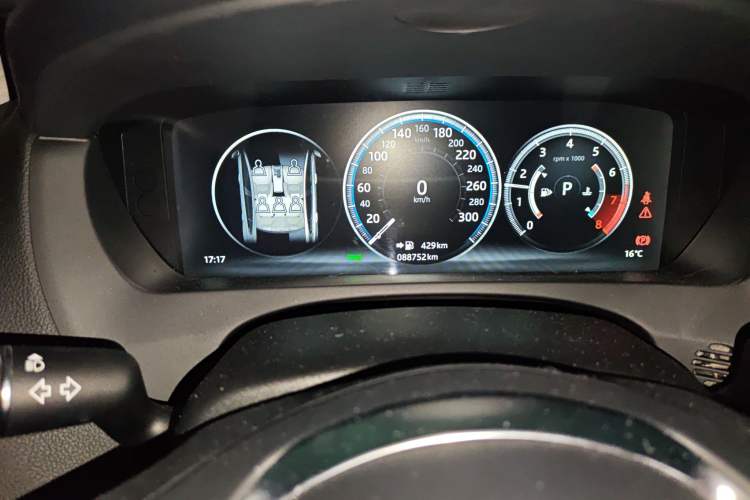 Used Jaguar XEL 2019 2.0T 200 PS Deluxe Edition Odometer Close Up