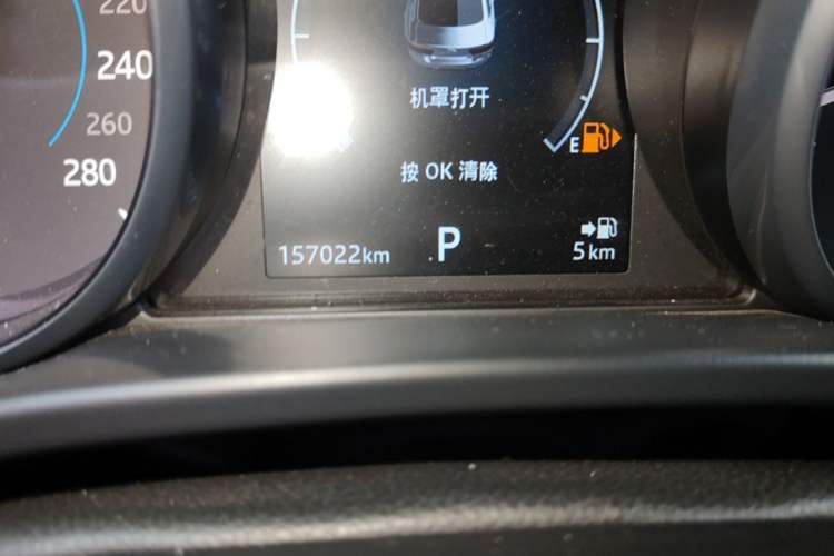 Used Jaguar XEL 2019 2.0T 200 PS Elite Edition Odometer Close Up
