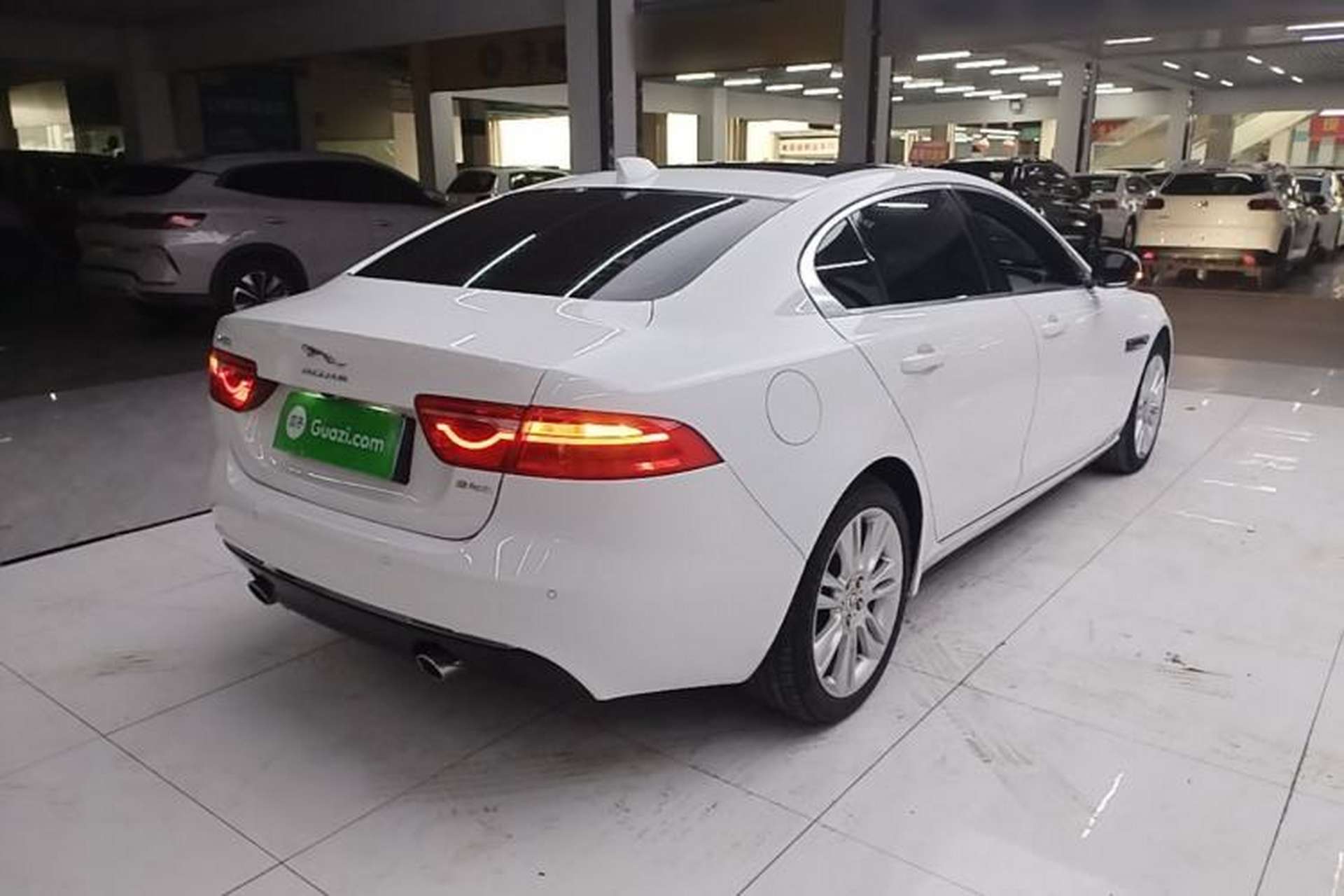 Used Jaguar XEL 2019 2.0T 200 PS Deluxe Edition Rear Right 45 Deg