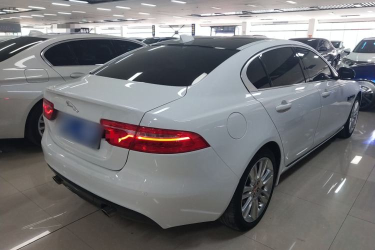Used Jaguar XEL 2019 2.0T 200 PS Deluxe Edition Rear Right 45 Deg