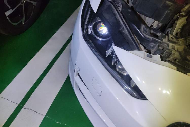 Used Jaguar XEL 2019 2.0T 200 PS Deluxe Edition Right Front Headlight