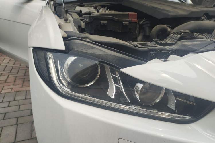 Used Jaguar XEL 2019 2.0T 200 PS Deluxe Edition Right Front Headlight