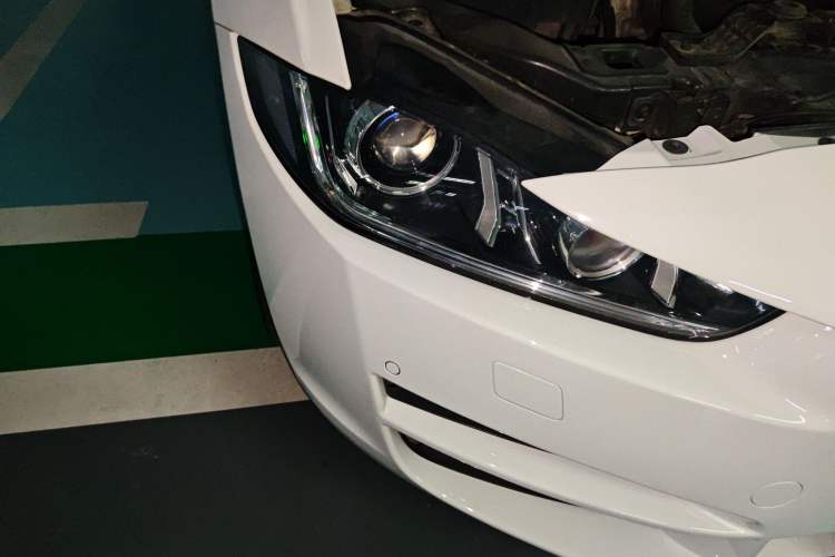 Used Jaguar XEL 2019 2.0T 200 PS Deluxe Edition Right Front Headlight