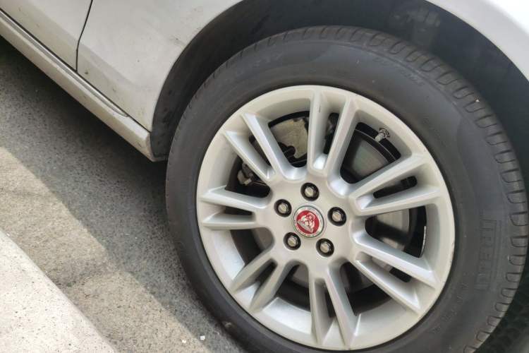 Used Jaguar XEL 2019 2.0T 200 PS Luxury Edition Right Front Wheel Hub