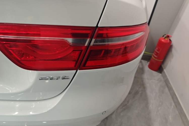 Used Jaguar XEL 2019 2.0T 200 PS Luxury Edition Right Rear Taillight