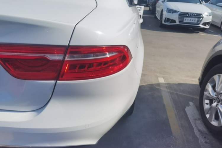 Used Jaguar XEL 2019 2.0T 200 PS Deluxe Edition Right Rear Taillight