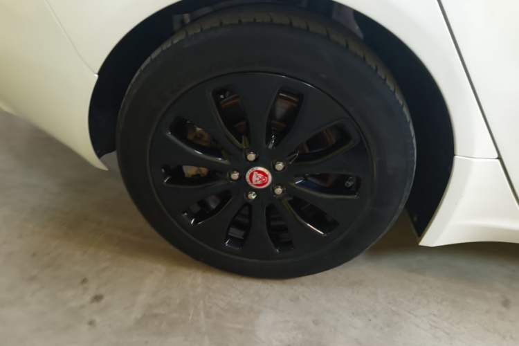 Used Jaguar XEL 2019 2.0T 200 PS Elite Edition Right Rear Wheel Hub