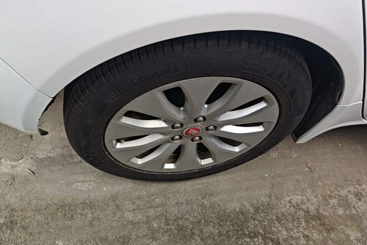 Used Jaguar XEL 2019 2.0T 200 PS Elite Edition Right Rear Wheel Hub