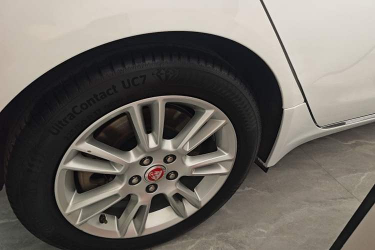 Used Jaguar XEL 2019 2.0T 200 PS Luxury Edition Right Rear Wheel Hub