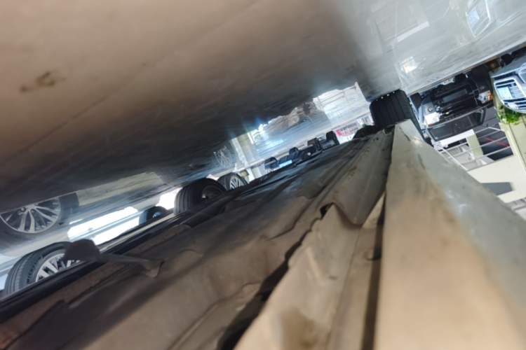 Used Jaguar XEL 2019 2.0T 200 PS Deluxe Edition Right Side Sill