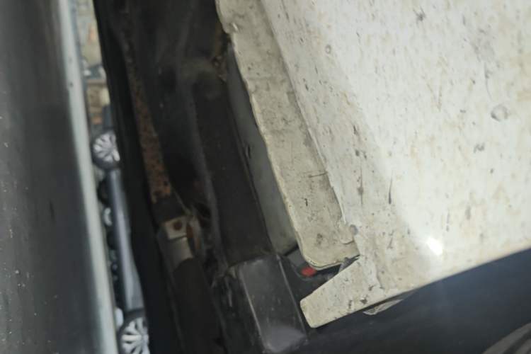 Used Jaguar XEL 2019 2.0T 200 PS Deluxe Edition Right Side Sill