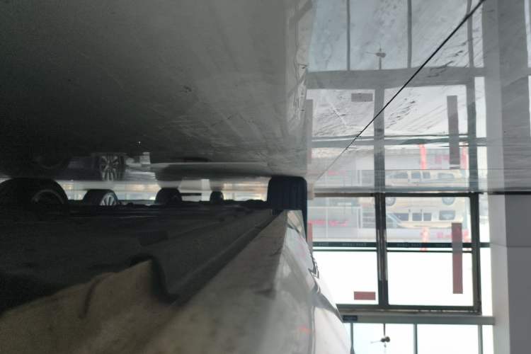 Used Jaguar XEL 2019 2.0T 200 PS Deluxe Edition Right Side Sill