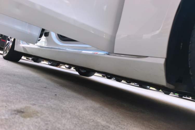 Used Jaguar XEL 2019 2.0T 200 PS Elite Edition Right Side Sill