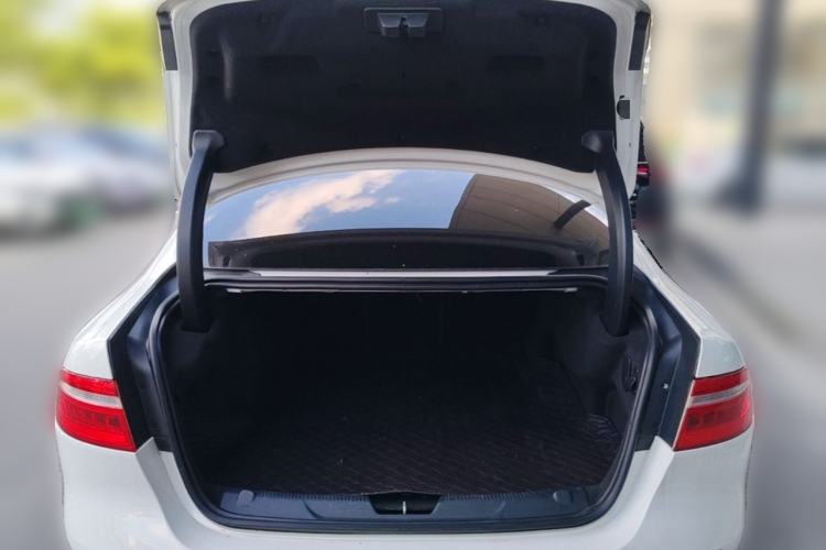 Used Jaguar XEL 2019 2.0T 200 PS Elite Edition Trunk