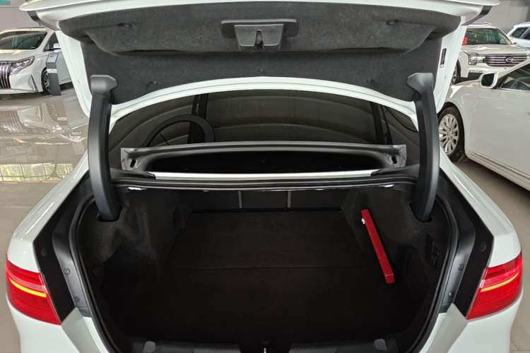 Used Jaguar XEL 2019 2.0T 200 PS Luxury Edition Trunk